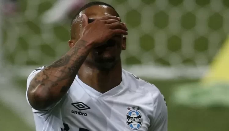 Grêmio vive desespero para escabar do rebaixamento na reta final do Brasileirão.