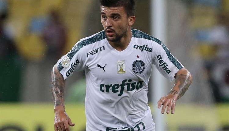 O Inter tem o substituto para Moisés; é Victor Luis, lateral do Palmeiras.