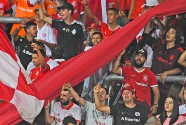 cropped-torcida-2.jpg