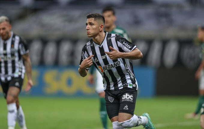 Savarino, do Atlético-MG, poderia ser envolvido em negociação de Edenilson.