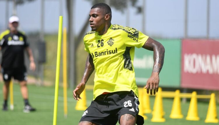 Wesley Moraes deve estrear com a camisa do Inter no próximo jogo.