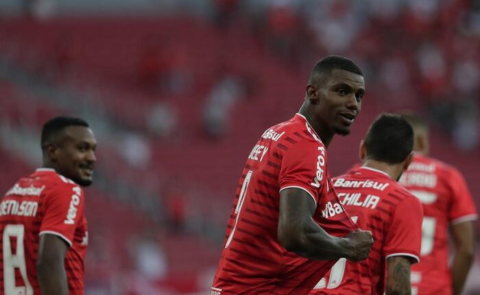 Internacional muda com Wesley Moraes de titular na equipe.