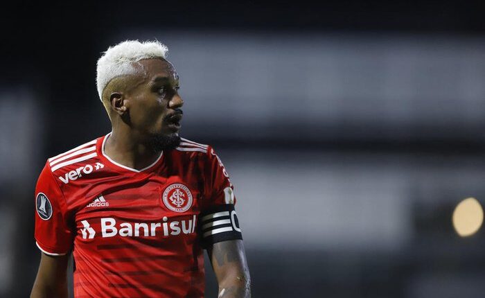 Edenilson voltou a ser especulado fora do Internacional, agora no Botafogo.
