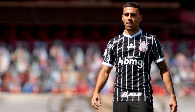 Com novo treinador no Corinthians, Gabriel pode ter ficado distante do Internacional.