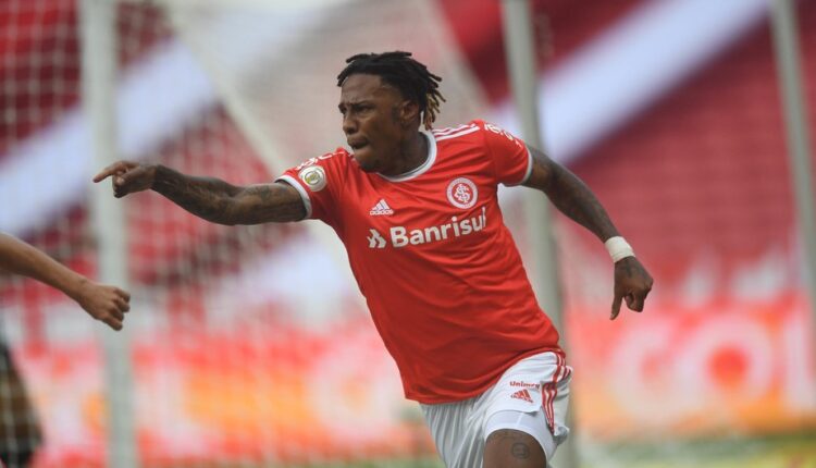 Atacante atuou pelo Internacional, em 2020, mas não teve muito sucesso no Beira-Rio.