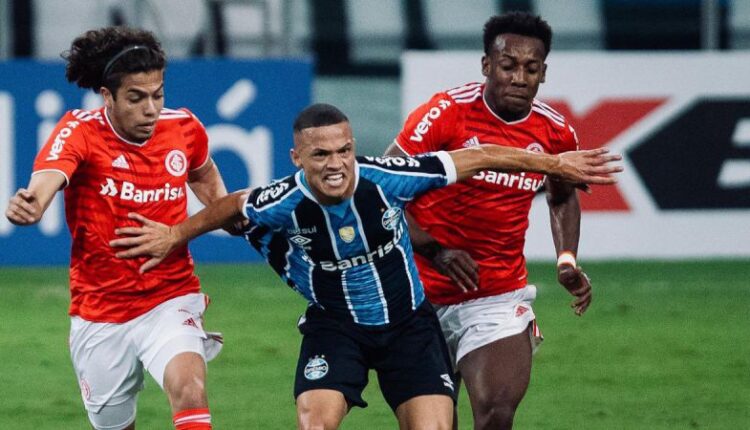 Com Thiago Santos titular, a provável escalação do Grêmio para o GreNal 435