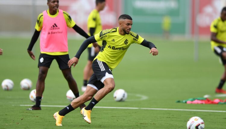 Atacante do Internacional tem ligação com o Ajax, da Holanda.