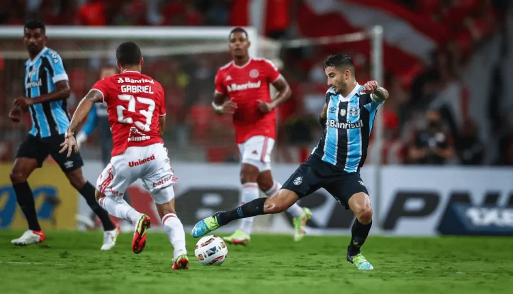 Grêmio não terá Villasanti contra o Inter, e pode ter outro desfalque no ataque.