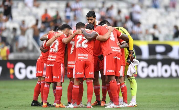 Internacional enfrenta o Avaí e busca quarta vitória seguida na temporada.