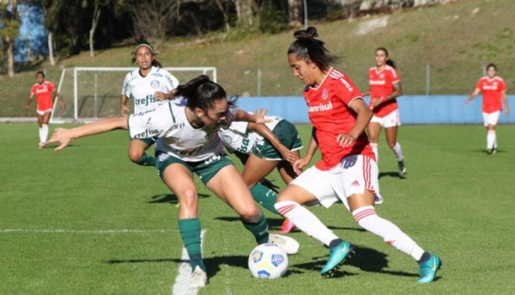 Palmeiras e Internacional duelam em jogão pelo Brasileirão Feminino.