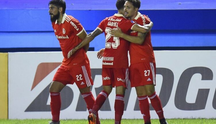 Inter e Avaí duelam pela quarta rodada do Campeonato Brasileiro.