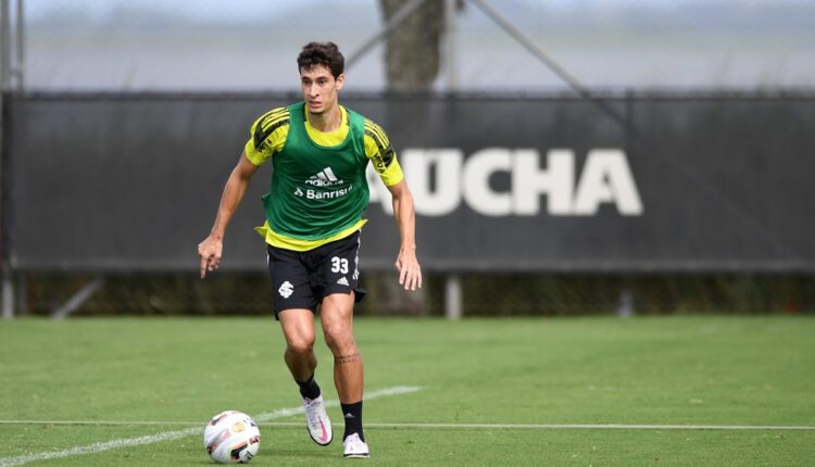 Internacional pode ter novo problema; Rodrigo Dourado deixou o treino com dores.