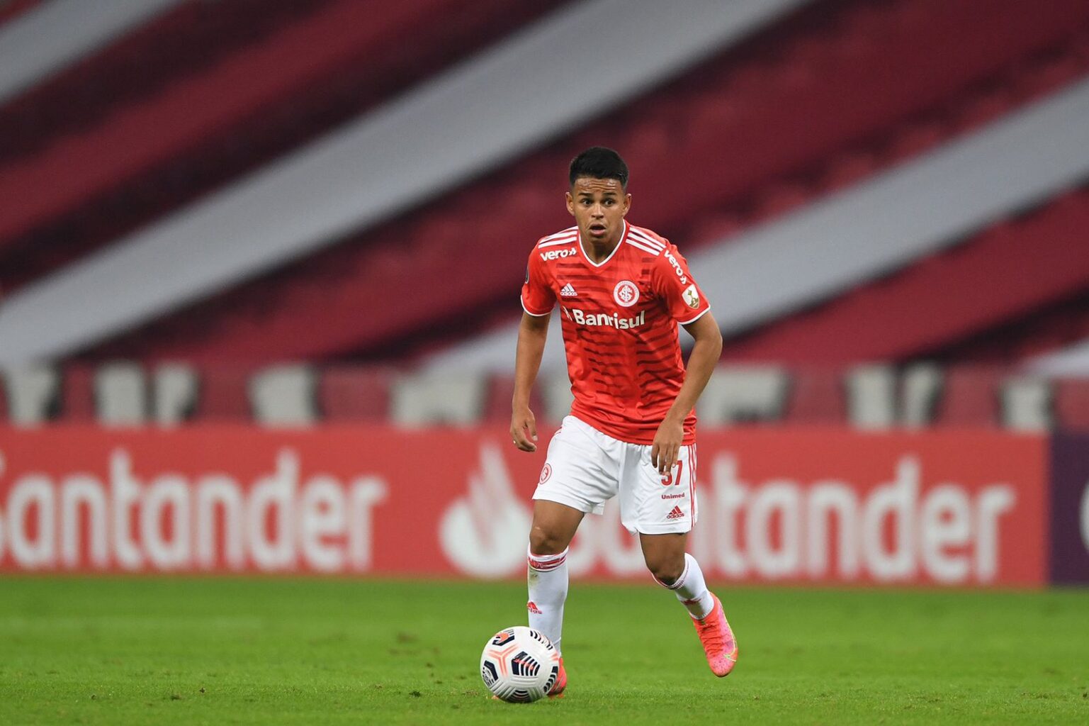 O jogador queridinho de Mano vai jogar contra o Flamengo