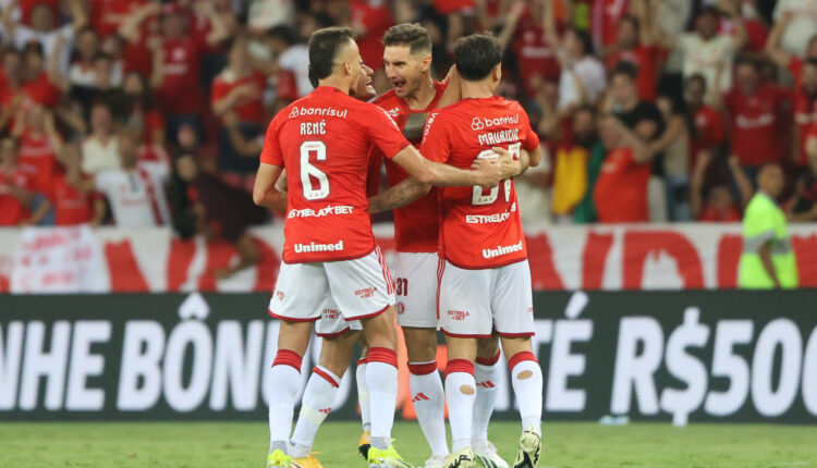 Lucas Alario e Renê